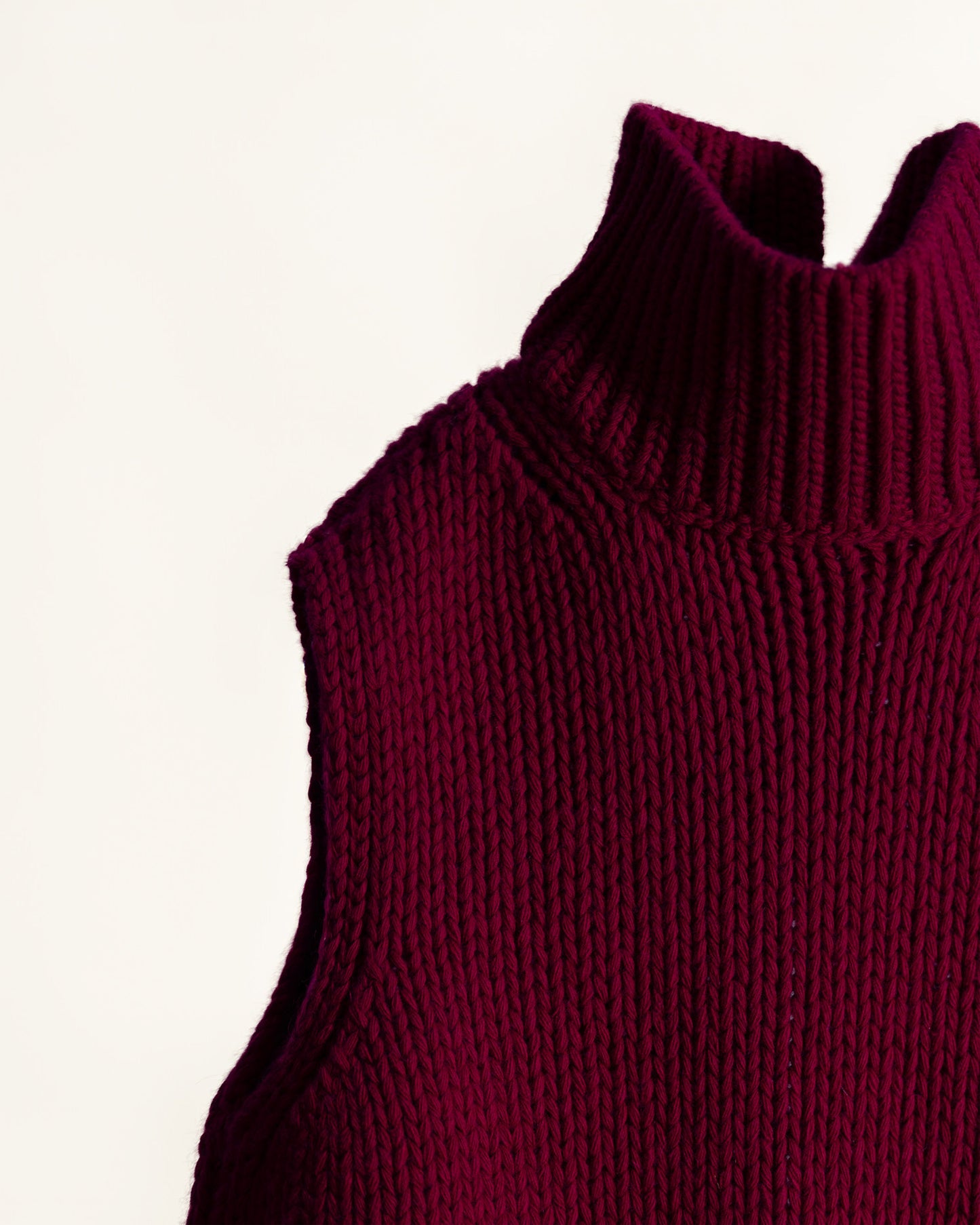 Cashmere Mix Slevelees Top